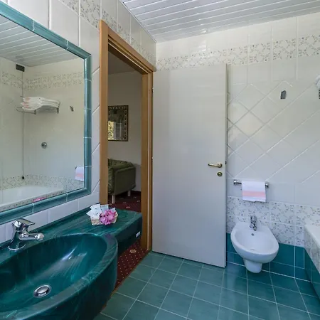 Hotel Lido La Perla Nera 3*