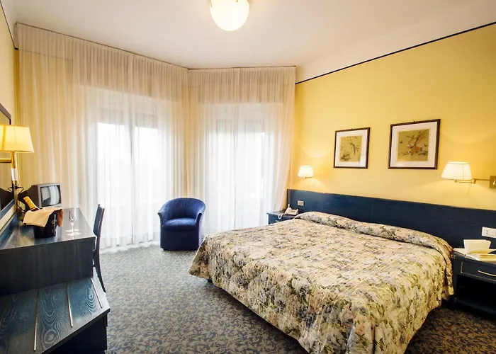 ホテル Lido La Perla Nera 3*