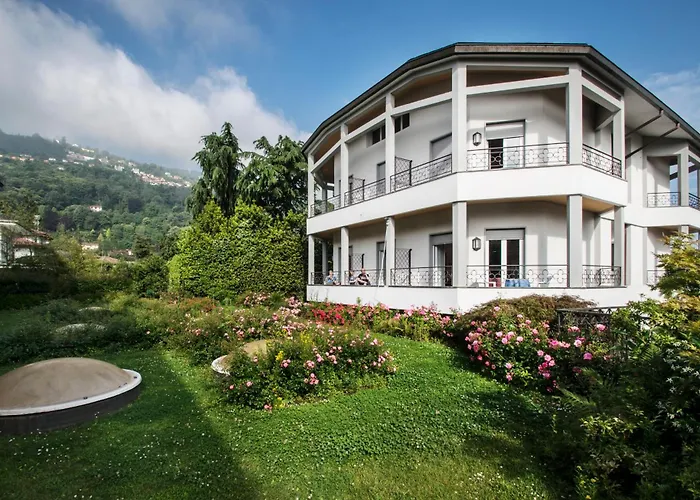 ホテル Lido La Perla Nera ストレーザ