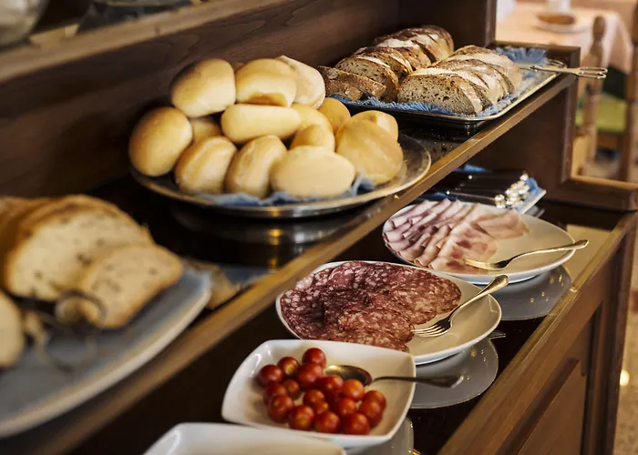 丽都拉佩拉尼拉酒店 3*