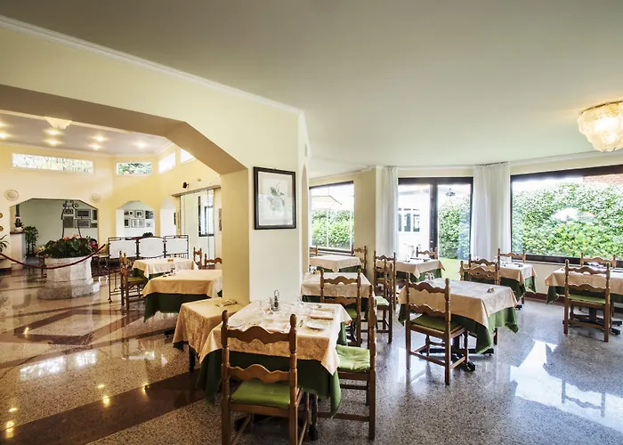 ホテル Lido La Perla Nera 3*