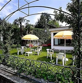 丽都拉佩拉尼拉酒店 3*