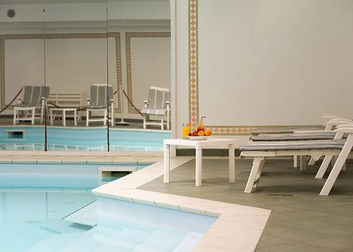 丽都拉佩拉尼拉酒店 3*