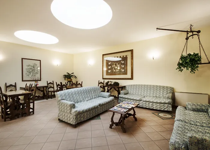 丽都拉佩拉尼拉酒店