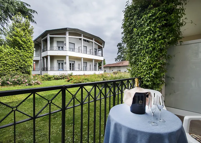 丽都拉佩拉尼拉酒店 3* 斯特雷萨