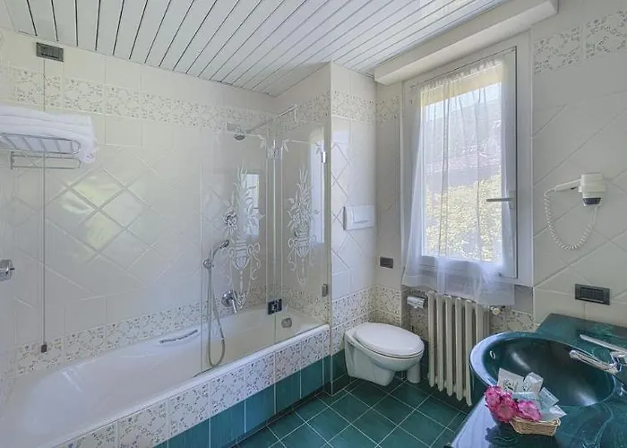 丽都拉佩拉尼拉酒店 3*